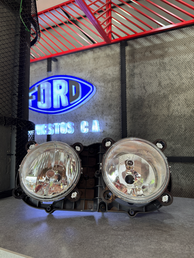 FARO DELANTERO LH CARGO 815 / 2632