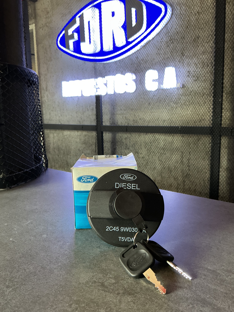 TAPA DE COMBUSTIBLE CARGO 815/1721/2632/4432 ORIG FORD