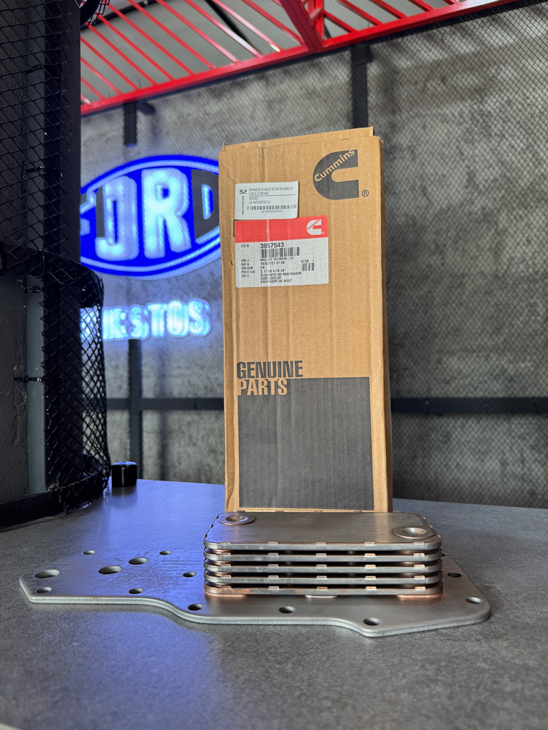 ENFRIADOR DE ACEITE DE MOTOR CARGO 815  816 ORIG CUMMINS