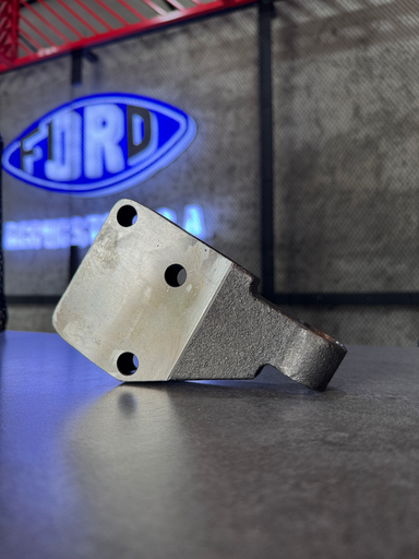 [3356146] SOPORTE DE BASE DE MOTOR DELANTERO CARGO 815