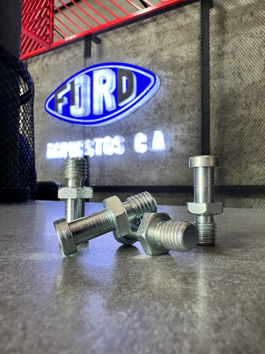 [86HU-E22056-AA] GOLPEADOR DE CERRADURA DE PUERTA RH-LH FORD CARGO TODOS